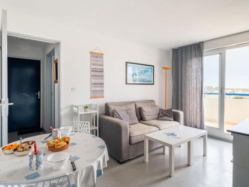 Apartment Bleu Marine-8 by Interhome - Housity