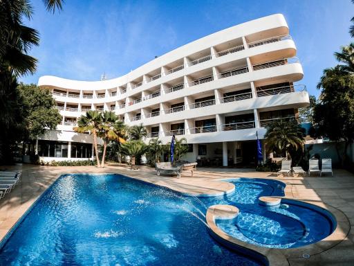 Hotel California Playa El Yaque - Housity