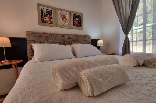 The Lowveld Aloe: Cosy 1 bedroom cottage with large pool - Housity