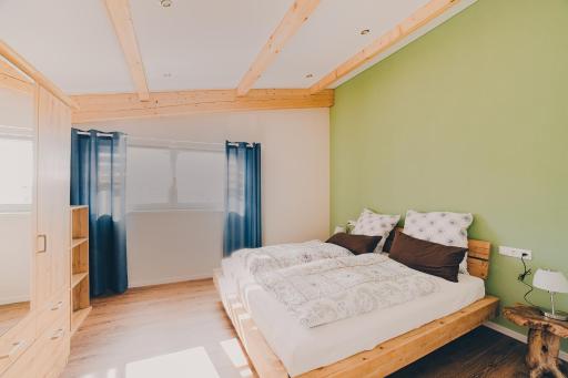 Große Ferienwohnung mit Balkon und perfekter Lage - Housity