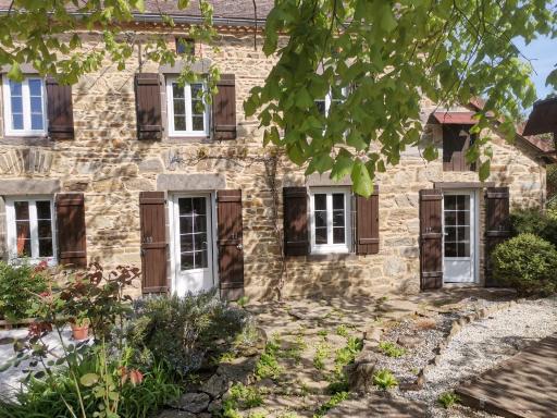 Gite des Cotes de Sioule - Housity