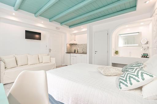 Naxos Evilion Luxury Apartments & Suites - Housity