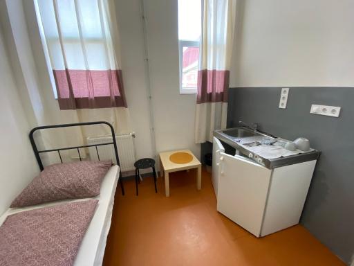 Kocka Szálló - Housity