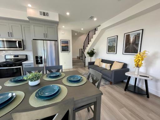 Exclusive Artist Gallery Home - Central LA Location - Housity