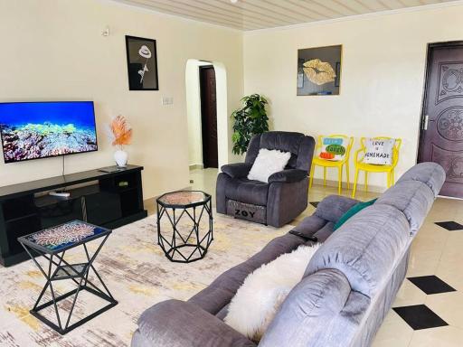 Luxe And Lavish Luxury 1 Bedroom Close To Rupa Mall - Housity