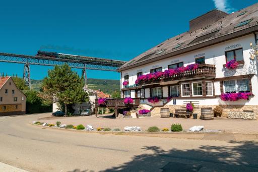 Landhotel Löwen - Housity