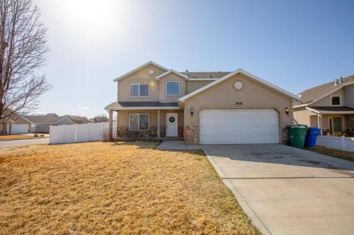 Huge Open-Concept Home with Private Office & Yard - Housity