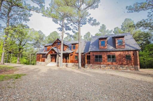 Stone Mountain Lodge 5000sqft 6 Bed Game Room Pool Table Hot Tub - Housity