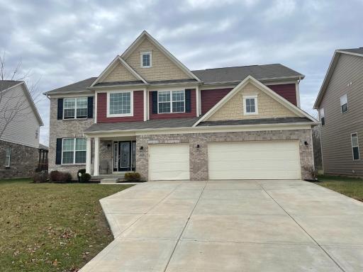 Beautiful Comfy Non Smoking 4 Bedroom Home Minutes from Geist Reservoir - Housity