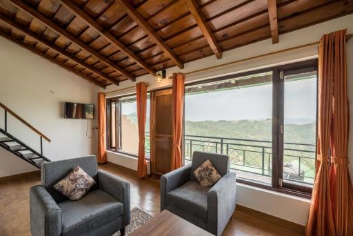 Twilight Ridge, Studio overlooking the hills w wifi by Roamhome - Housity
