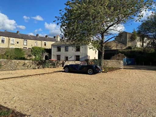 Pemberton - Suite in Canalside Guesthouse - Housity