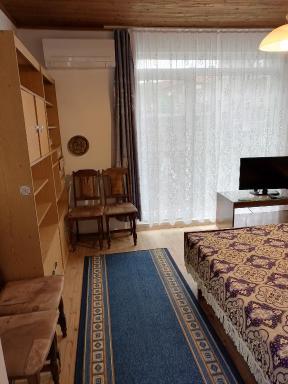 Емил - Housity