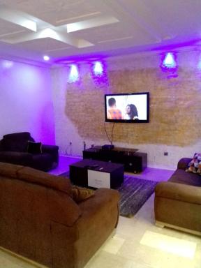 4 bedroom detached bungalow short let - Housity