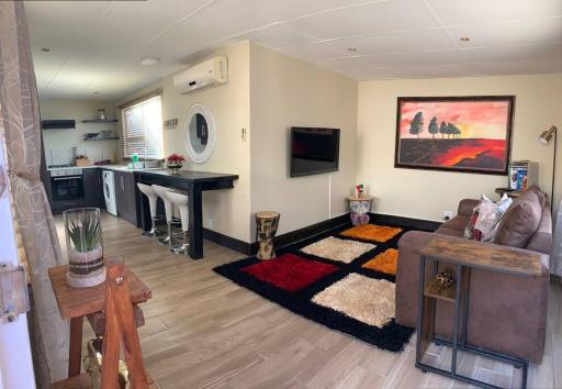 Orange Breeze Self-Catering Apartment - Housity