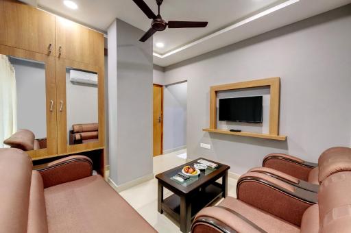 Click Hotel Guwahati - Housity