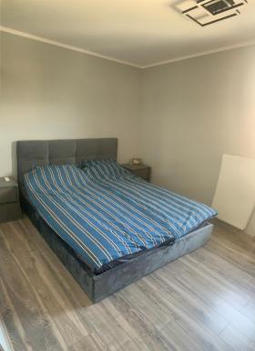 Klimatyzowany apartament z miejscem garażowym - Housity