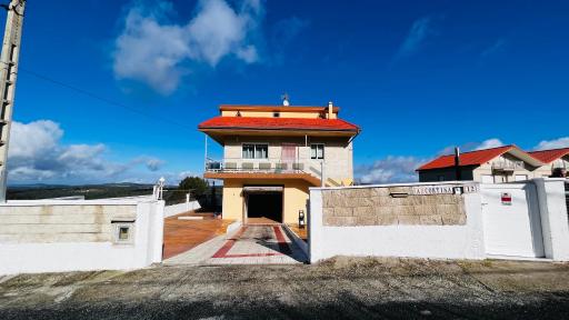 Espaciosa Casa rural, 3 rooms, 2bthros, muy acogedora. - Housity