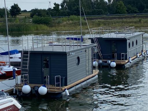HouseBoat Long pływający apartament Wodna Osada - Housity