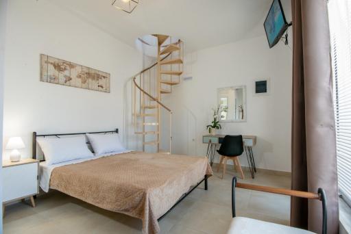 Elounda Square Home - Housity