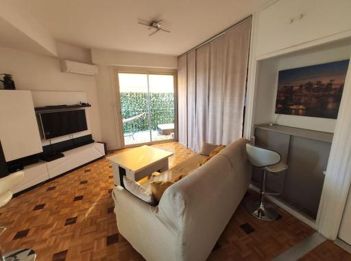 Studio terrasse vue mer à 1min de la plage et tram - Housity