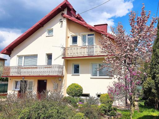 WILLA JUTRZENKA - Housity