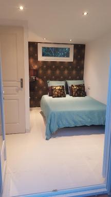 Chambre cosy avec salle de bain - Entrée privée, boîte à clé - Housity