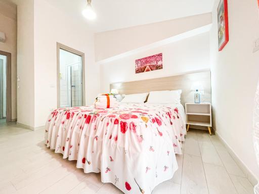 B&B FLOWERS - Housity