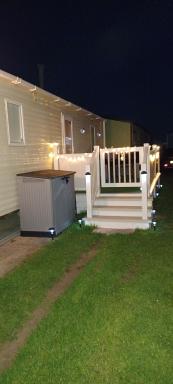 I & K Static Caravan Hire Sited On Winkups Towyn North Wales with Free Wi-Fi and netflix - Housity