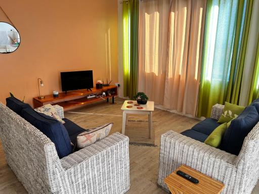 Cosy Seaview - Housity