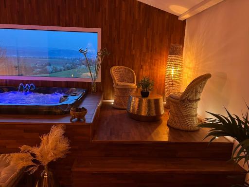 La Belle Marcelle - Chambre d hôtes avec jacuzzi - Housity