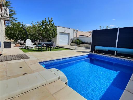 Cimm Valras Charmante villa avec piscine pour 4 personnes - Housity