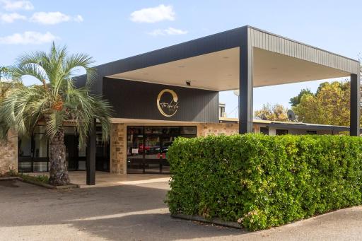 The Wine Vine Hotel - Housity