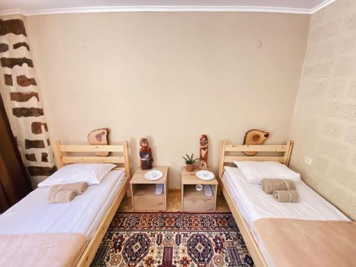 Hovek Guest House - Housity
