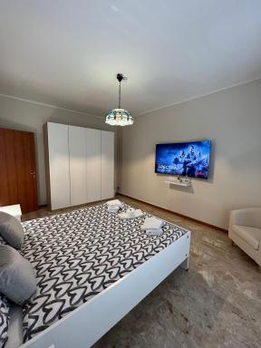 Appartamento privato a piacenza con 3 camere matrimoniali - Housity