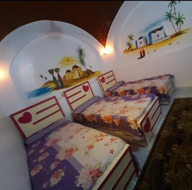 Aziza House - Housity