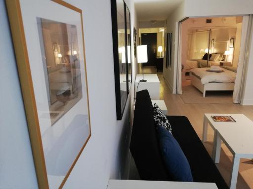 Stylish Downtown Toronto Residential Hotel - Housity