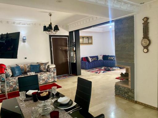 Apartment with Terrace - Housity
