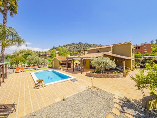 Cubo's Villa El Sauce de Coin - Housity