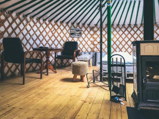 Yurt Jurta Kabáty - Housity