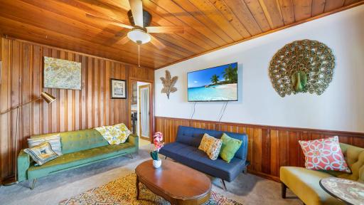 The Madonna Bungalow - Housity