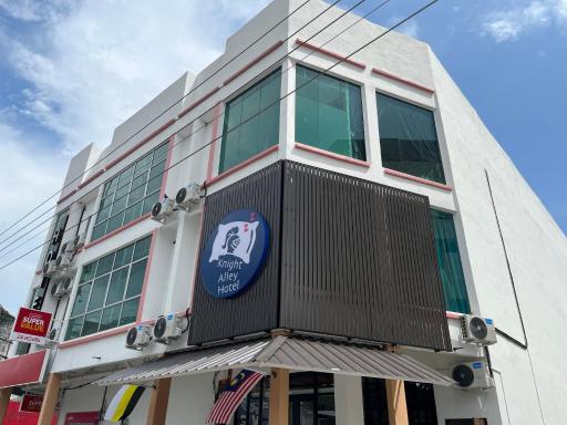 Knight Alley Hotel - Housity