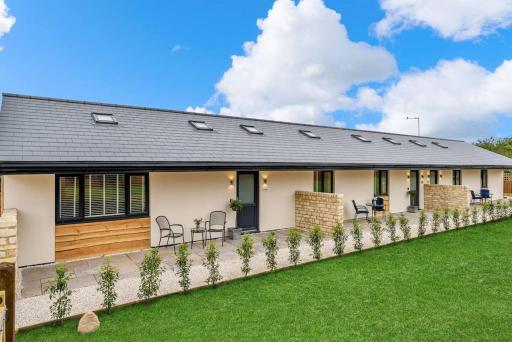Rose Barn - Luxury Barn Accommodation in the Cotswolds - Housity