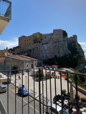 IL DUCA HOUSE e HOLIDAY PRESTIGE - Housity