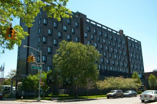 The LaGuardia - Housity