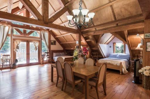 Owl Street Lodge - Housity