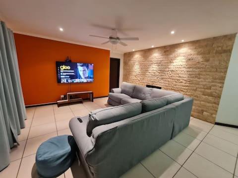 The Hide A On Devereux - Housity