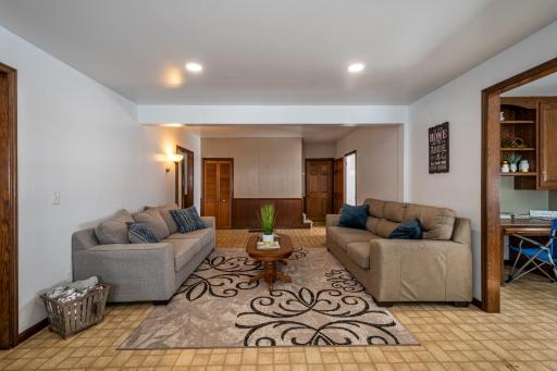 Weaver Ridge Manor - Housity