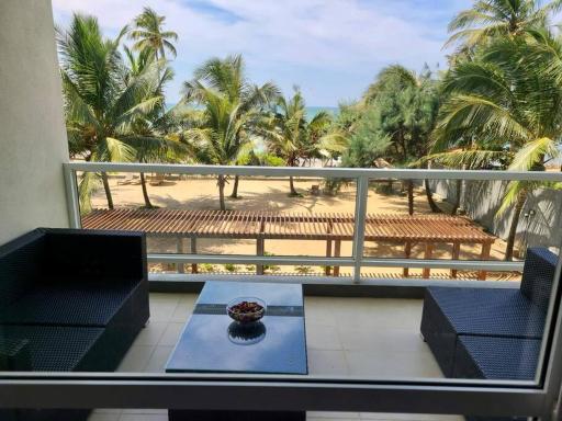Beachfront Apartment With Pool near Colombo - Housity