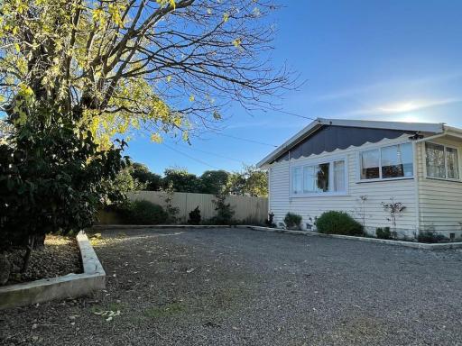 Extravagant Home in the Heart of Masterton - Housity