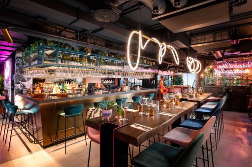 YOTEL Manchester Deansgate - Housity